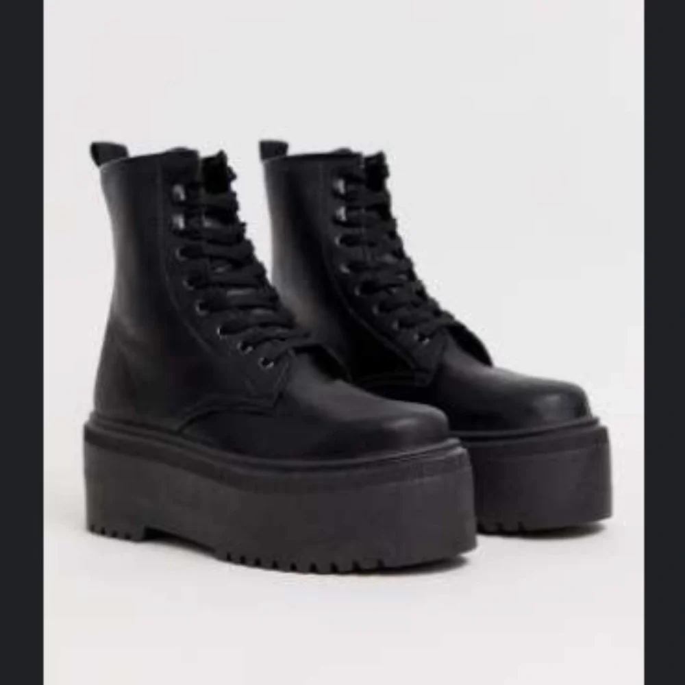 ASOS DESIGN Acton chunky lace up platform boots in black - size 8 - NWT - Picture 1 of 4